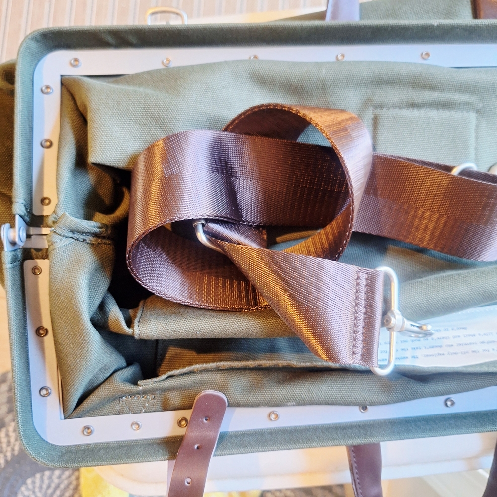 Large Canvas Weekender Bag - Picture 6 of 6